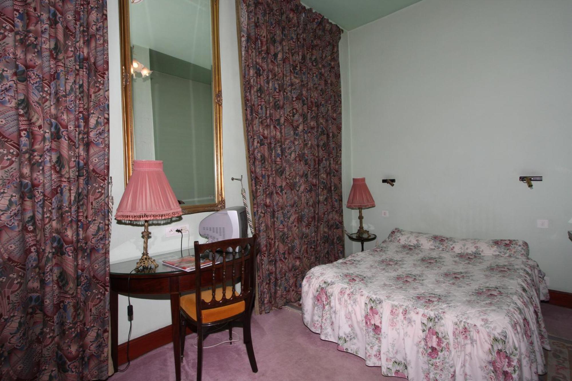לה-רוש-סור-יון Cit'Hotel Marie Stuart מראה חיצוני תמונה